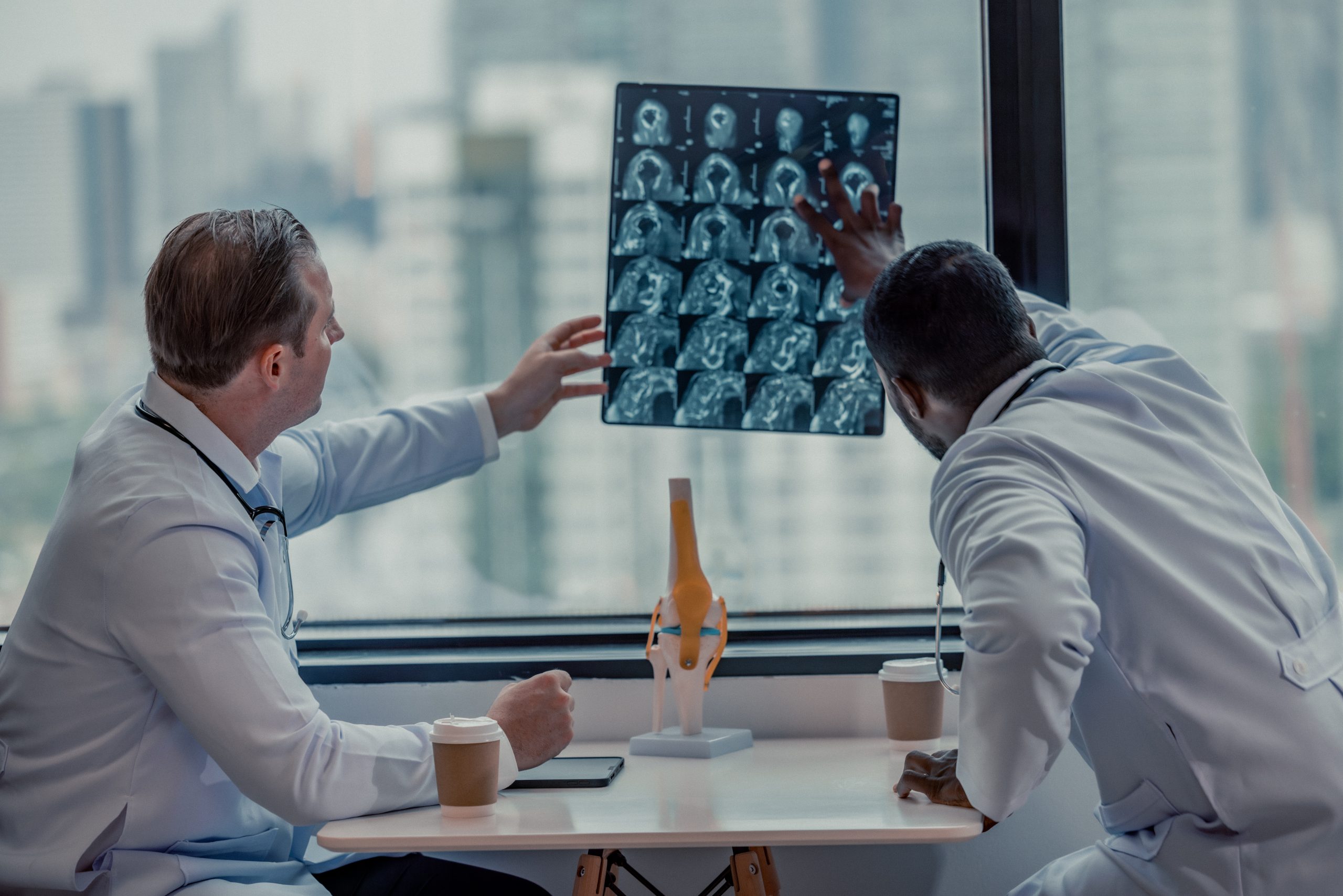 ophthalmologist detect a brain tumor