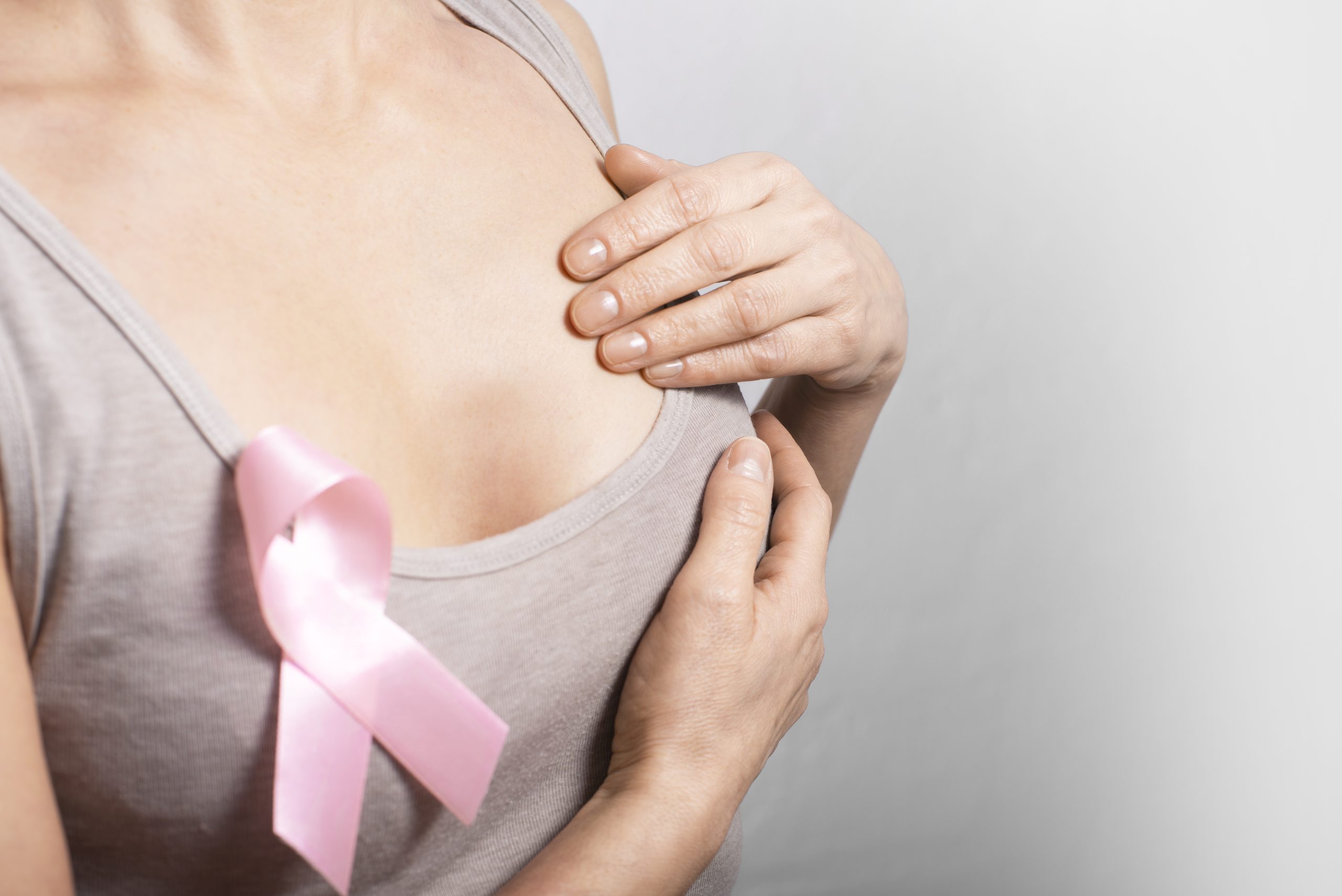 first symptoms of breast cancer
