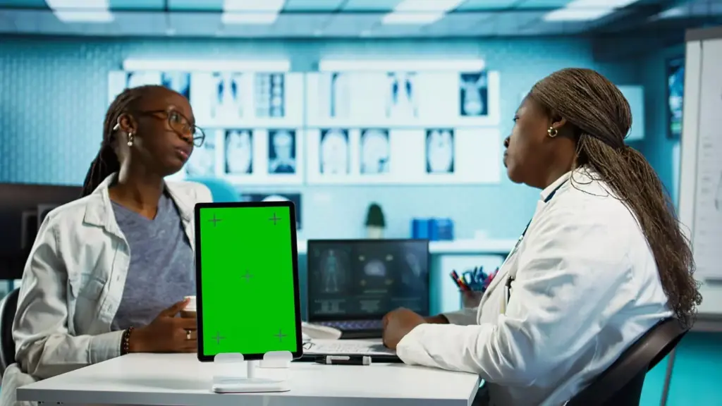 A detailed medical illustration depicting the various types of non-small cell lung cancer. In the foreground, sharply focused cross-sections of the lung showcasing the key histological features of adenocarcinoma, squamous cell carcinoma, and large cell carcinoma. In the middle ground, a schematic diagram illustrating the relative prevalence and prognosis of each NSCLC subtype. The background features a subdued, clinical color palette with subtle grid patterns suggestive of a diagnostic imaging modality. Bright, even studio lighting casts subtle shadows to enhance the three-dimensional forms. The overall tone is informative and authoritative, suitable for a medical textbook or journal article.