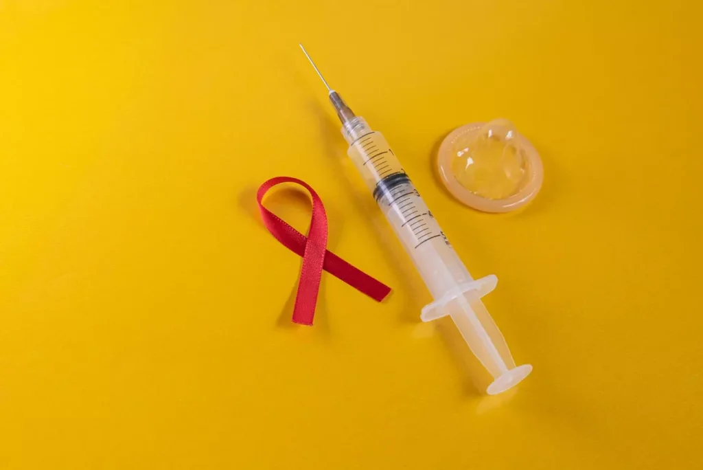 A side-by-side comparison of red and yellow bone marrow, set against a clean, clinical backdrop. In the foreground, two bone cross-sections reveal the distinct hues - the deep crimson of the red marrow, and the vibrant golden yellow of the active marrow. Subtle shadows and highlights accentuate the textural details, while a soft, diffused lighting creates an atmosphere of scientific inquiry. The middle ground presents anatomical diagrams showcasing the distribution and functions of the two marrow types, rendered in muted tones to provide context without distraction. The background features a subtle grid pattern, evoking a sense of order and precision befitting the medical subject matter.