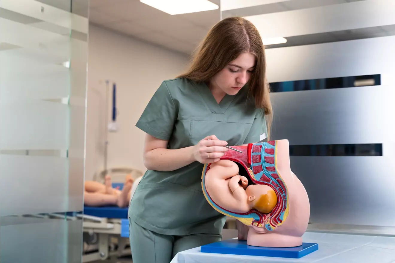 abdominal aneurysm size for surgery