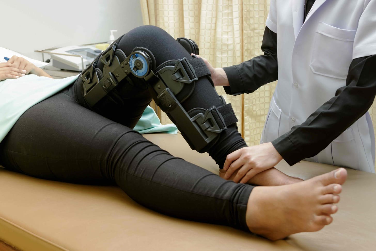 alternative to knee replacement