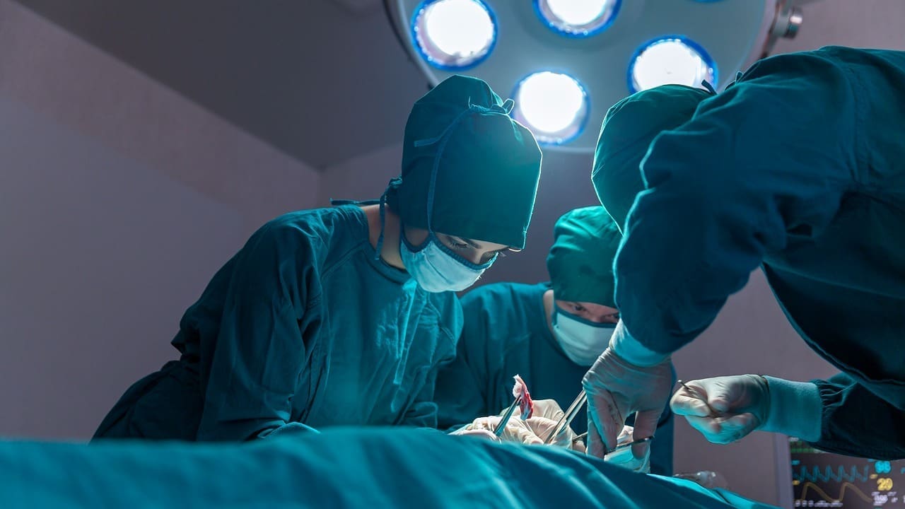 arthroscopic vs laparoscopic