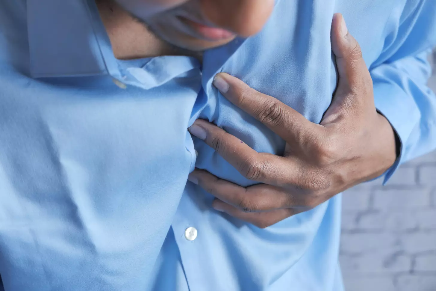 chest pain and right shoulder pain