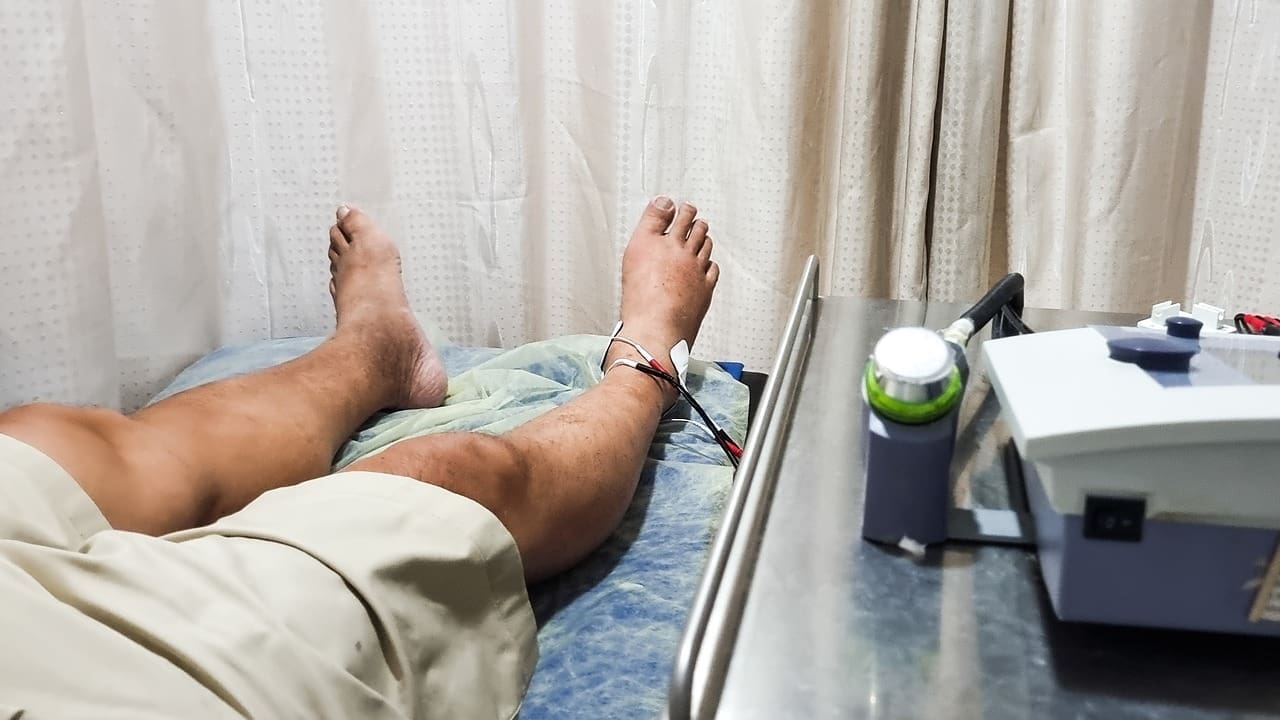 cold feet after knee surgery