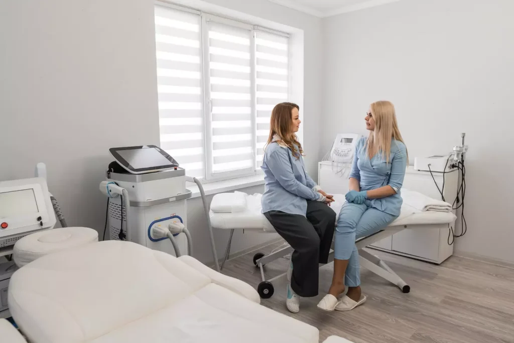 expert-interaction-meeting-of-a-professional-cosm expert-interaction-meeting-of-a-professional-cosm