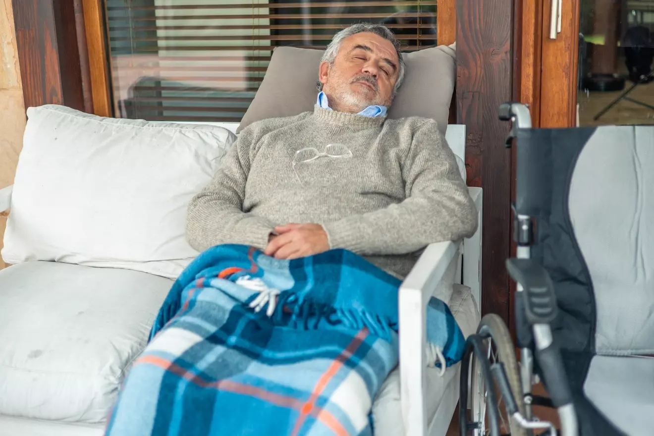 feeling cold after knee replacement surgery