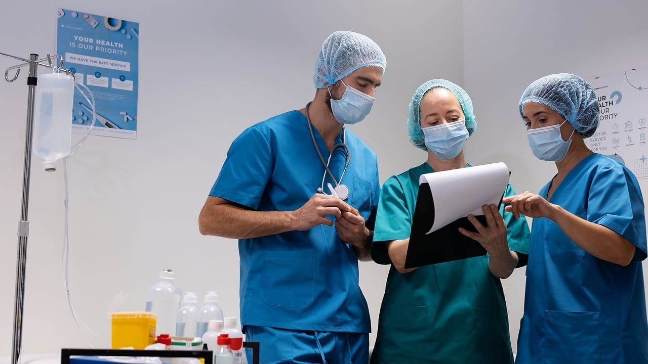 how many surgeries do surgeons do a day