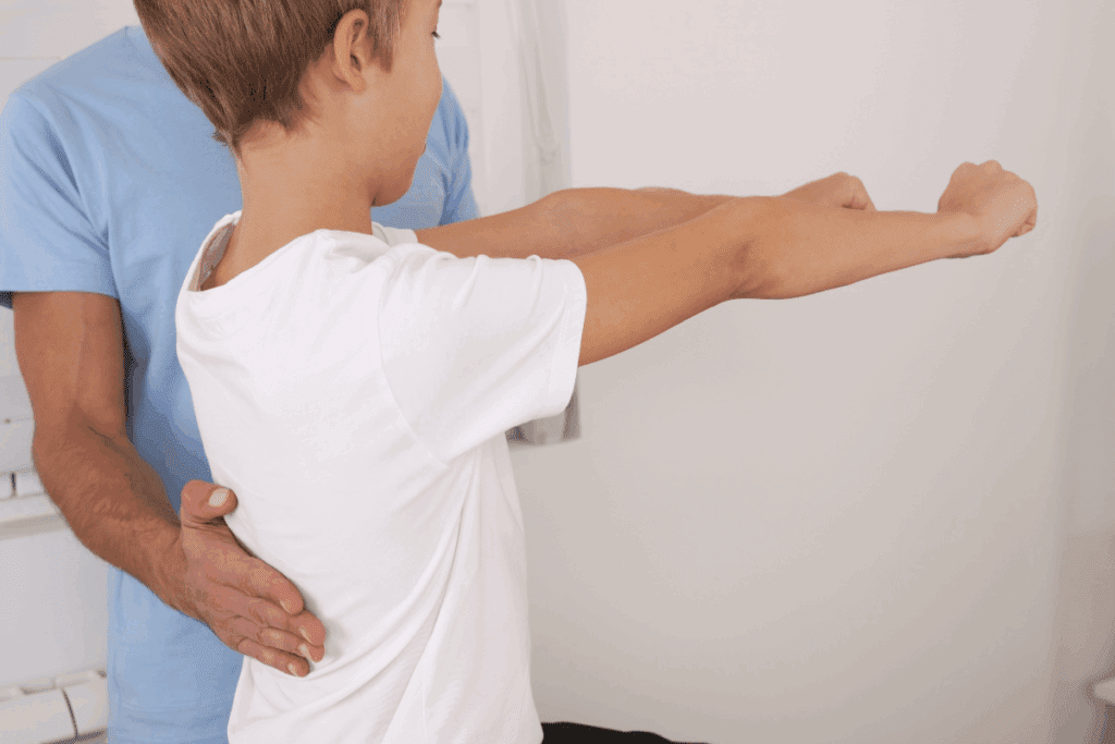 Scoliosis and Heart: 4 Warning Signs Your Curve is Affecting Your Heart 2 image 10992 LIV Hospital