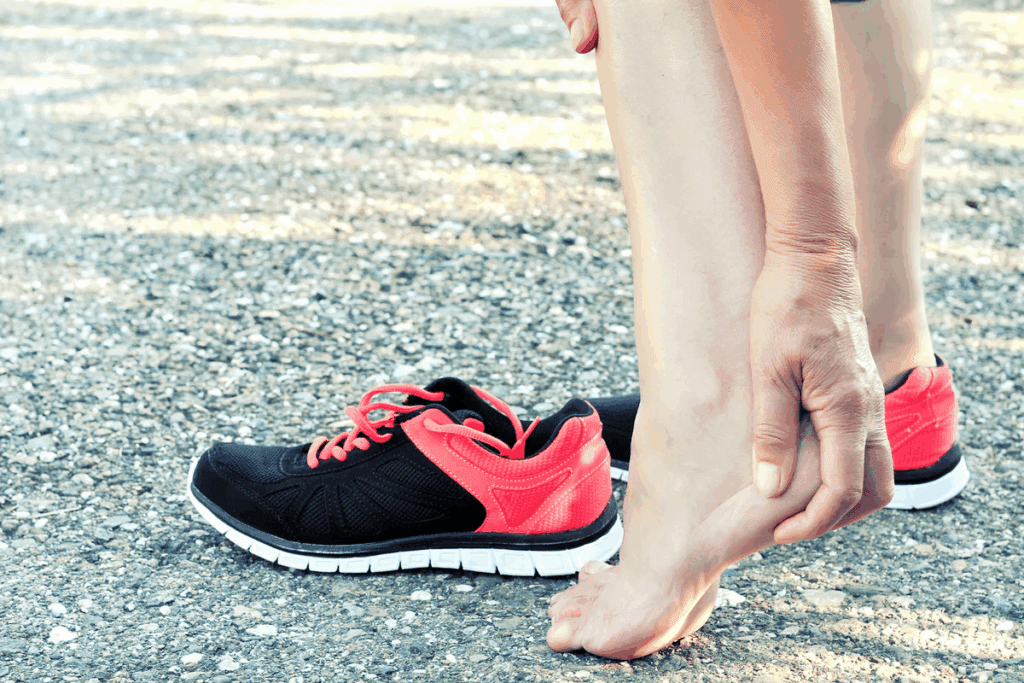 Best Sneakers for Knee Pain: The Incredible 7 to Try Now