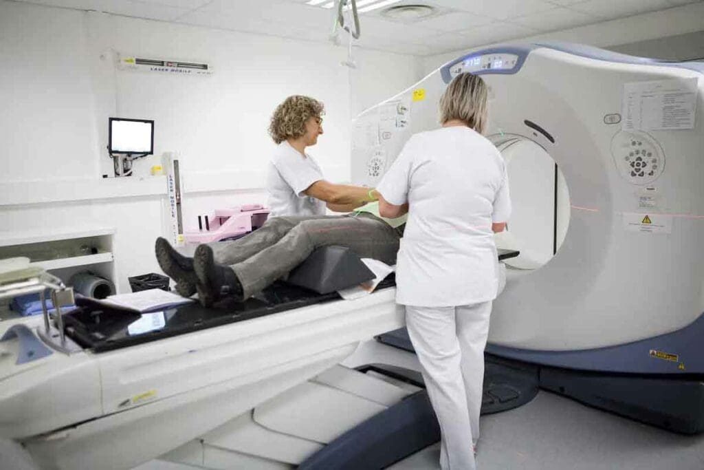 What Does a Radiotherapy Machine Look Like? 1 What Does a Radiotherapy Machine Look Like?