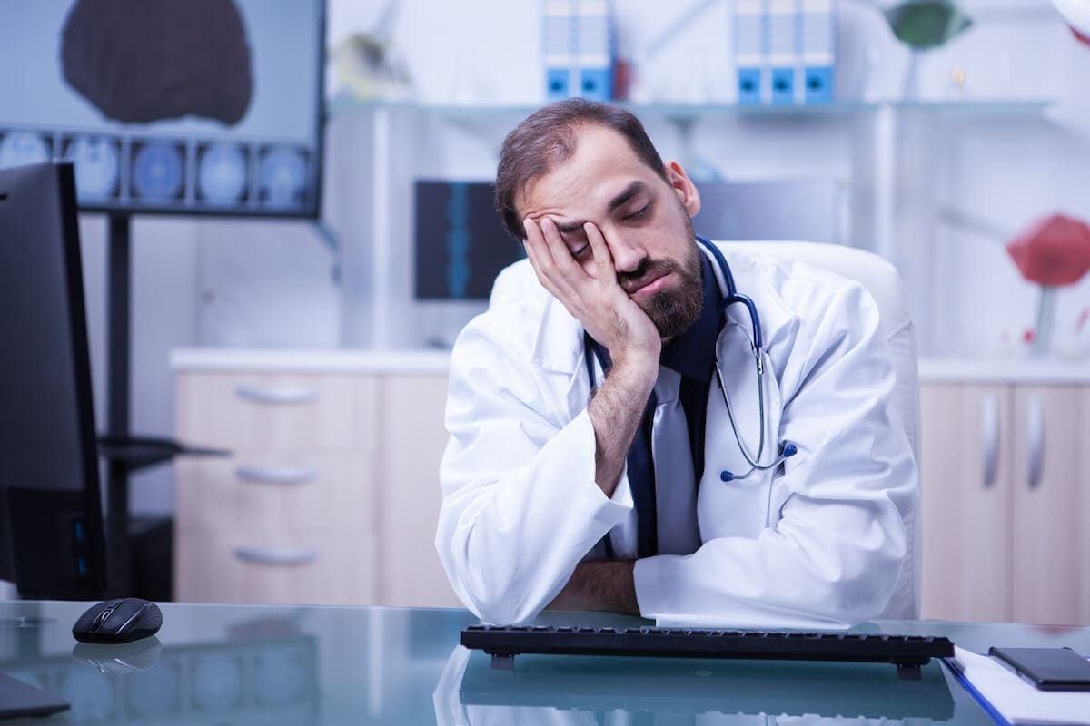 7 Signs of a Bad Doctor: A Shocking, List