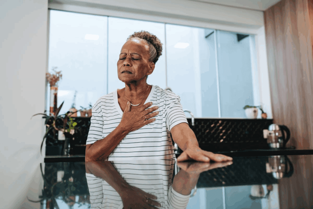 What Causes Chest Pain That Comes and Goes for Months? 2 What Causes Chest Pain That Comes and Goes for Months?