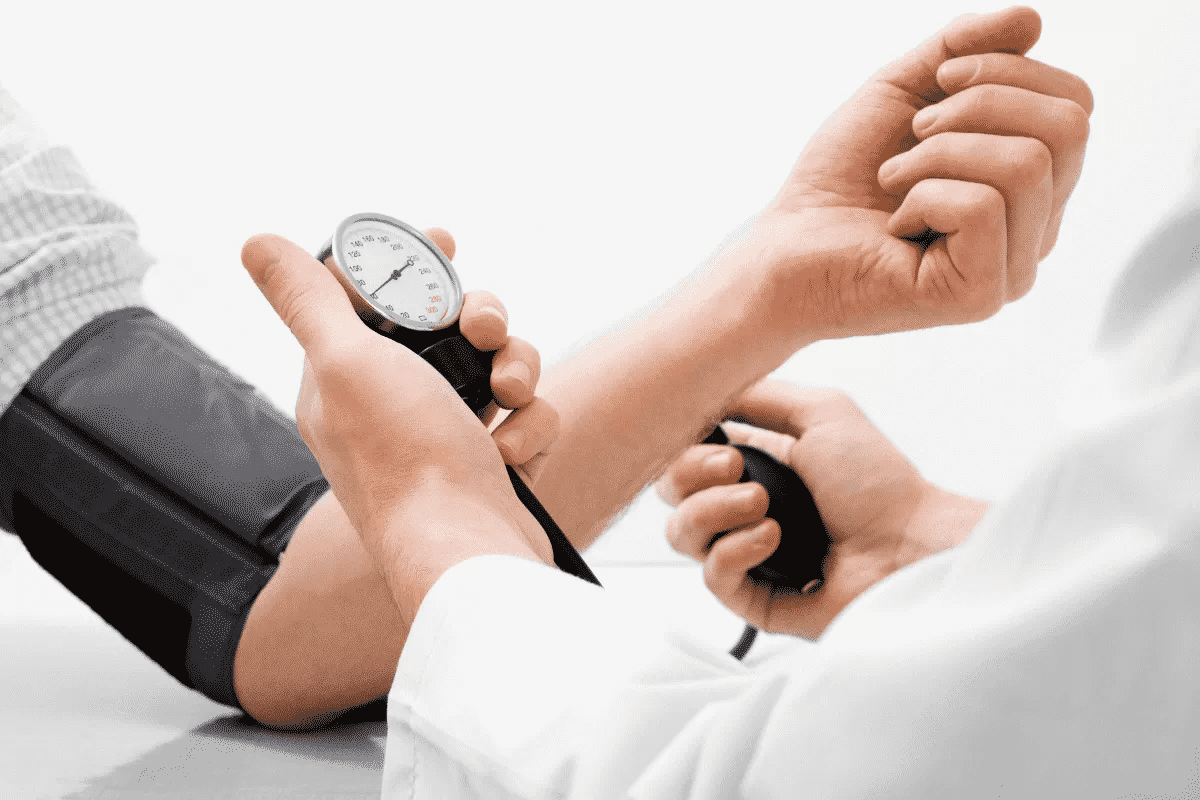 High Blood Pressure Symptoms in Women: 7 Signs