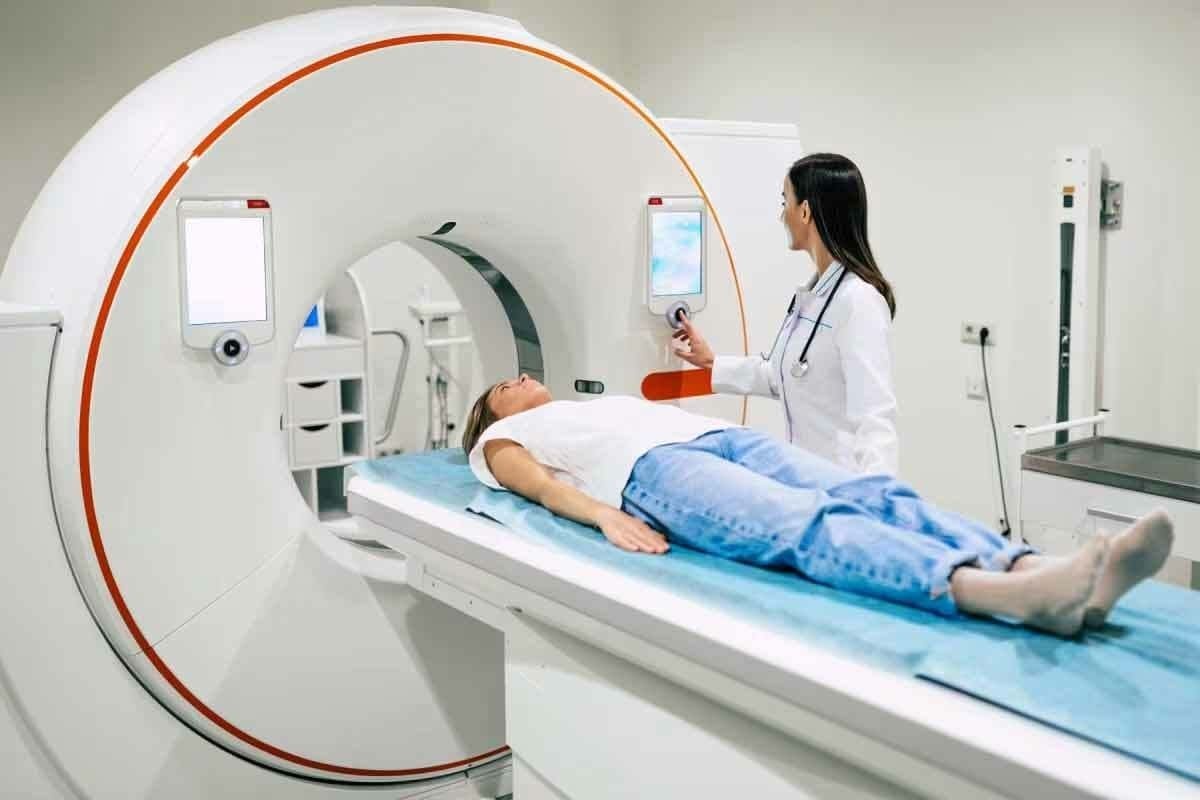 What to Wear for a PET Scan: 8 Key Tips