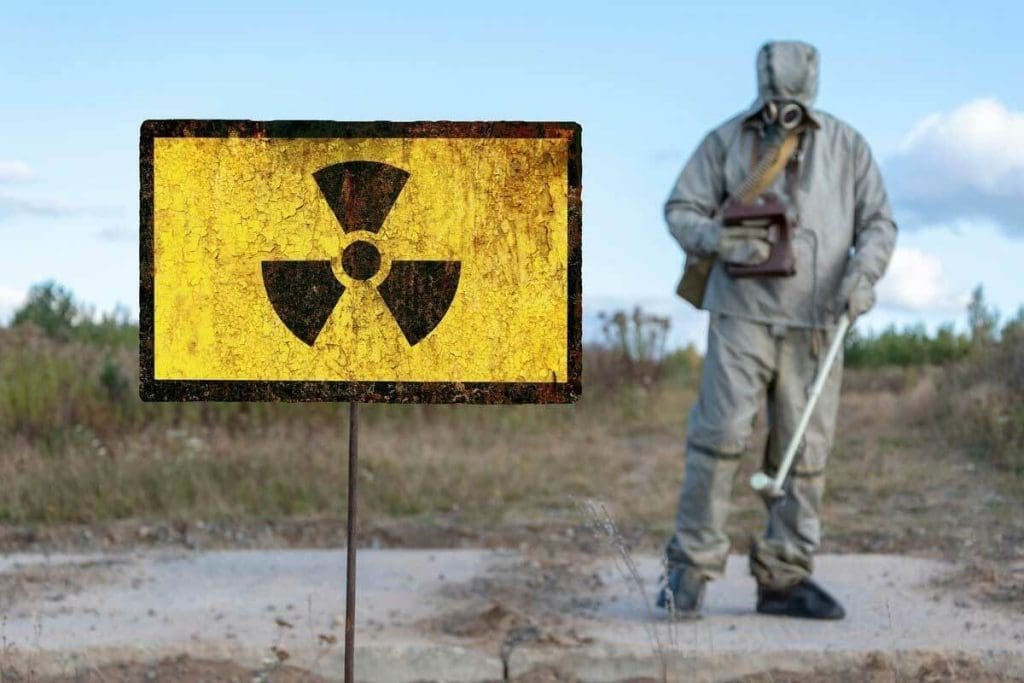Exposure to Radioactivity: Symptoms & Risks 1 Exposure to Radioactivity: Symptoms & Risks