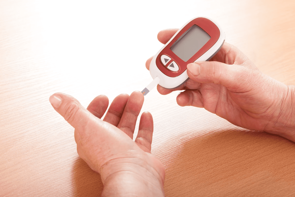 Glu Lvl in Kids: When to Check Blood Sugar Safely