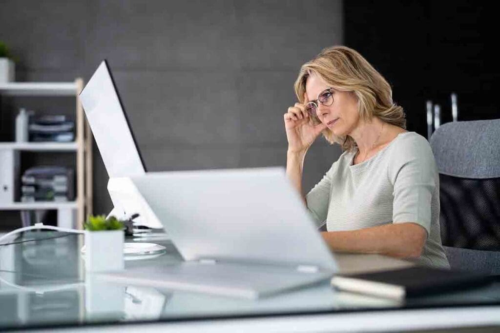 12 Signs of Iron Deficiency Women Shouldn't Ignore (With Daily Needs): How Much Iron Per Day for a Woman with Anemia 3 12 Signs of Iron Deficiency Women Shouldn't Ignore (With Daily Needs): How Much Iron Per Day for a Woman with Anemia