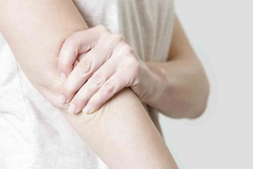 What Causes DVT and How Do Blood Clots Form in the Leg? 2 What Causes DVT and How Do Blood Clots Form in the Leg?