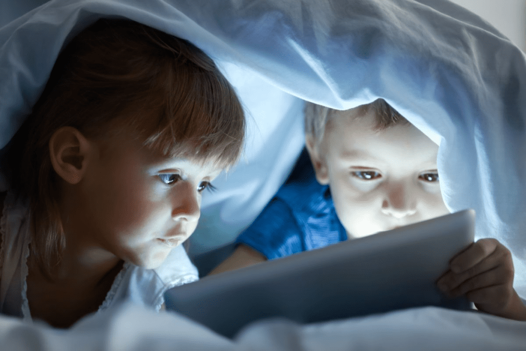 Screen Time in Kids: Hidden Dangers of Overuse 1 Screen Time in Kids: Hidden Dangers of Overuse