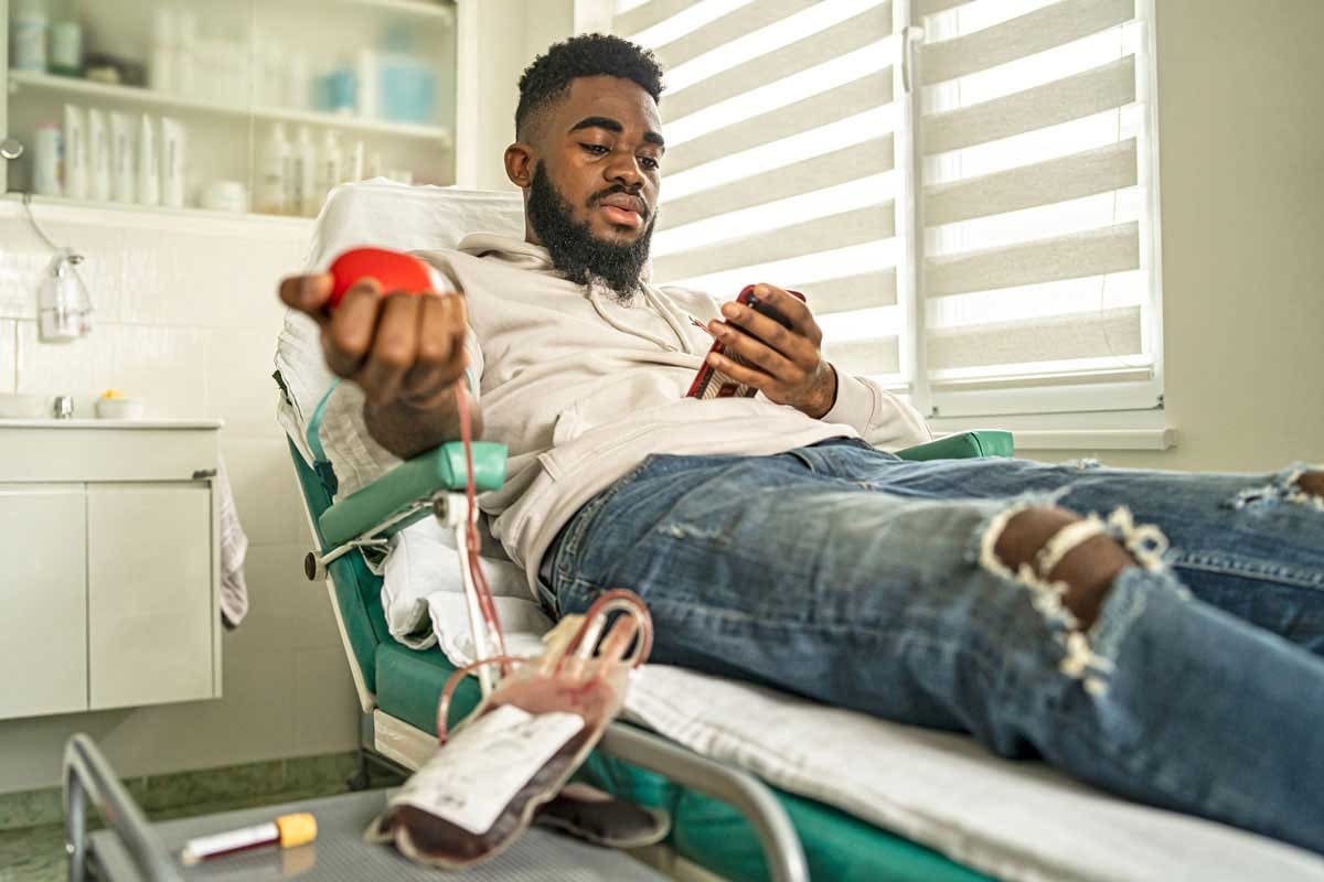 Sickle Cell Trait and Iron Deficiency: Symptoms, Risks & Key Complications