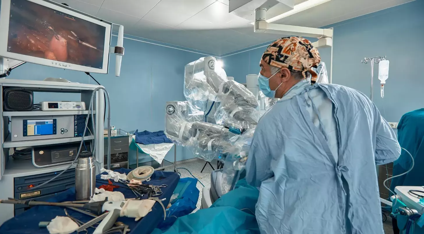 robotic prostate surgery video