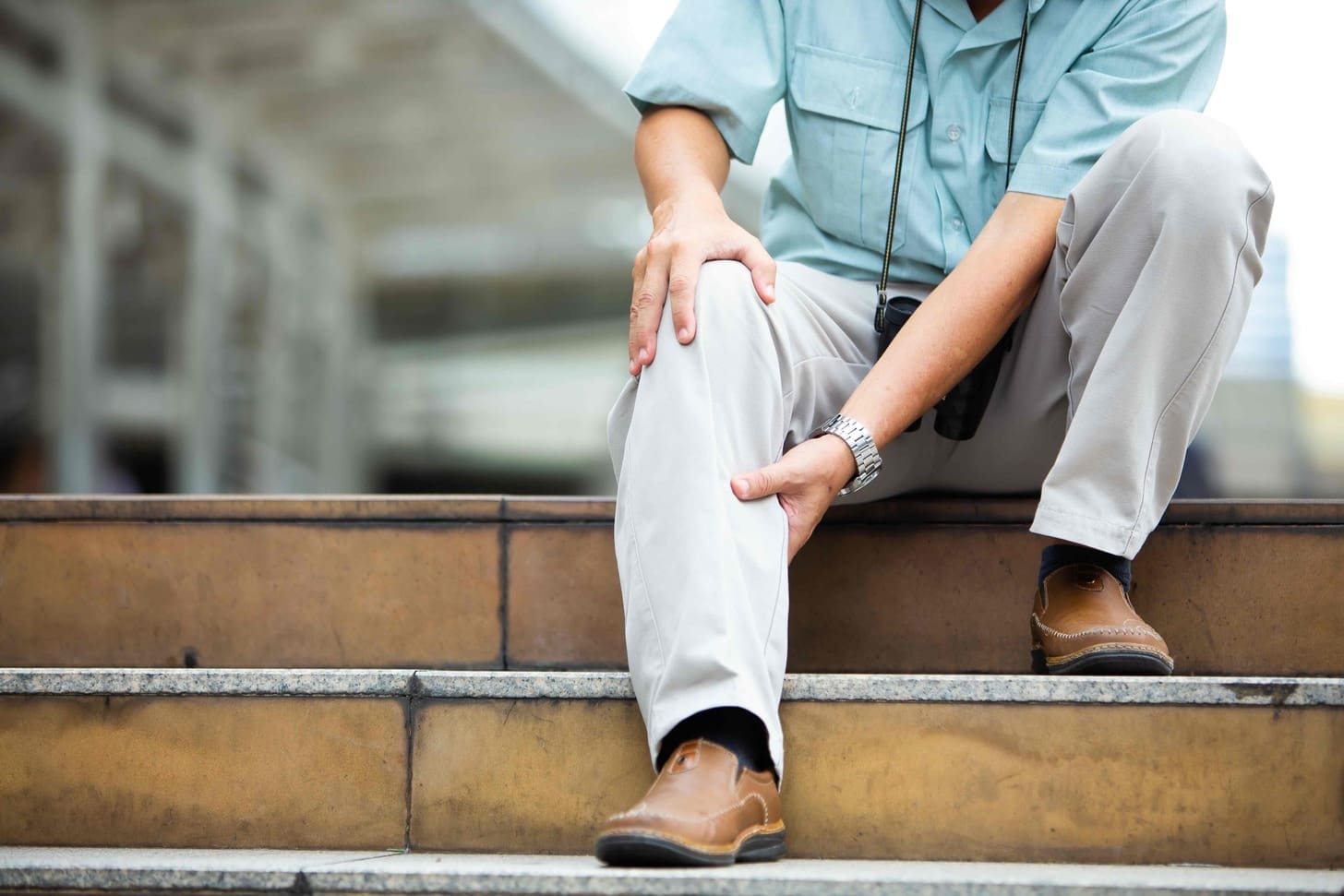 what does a partial knee replacement look like