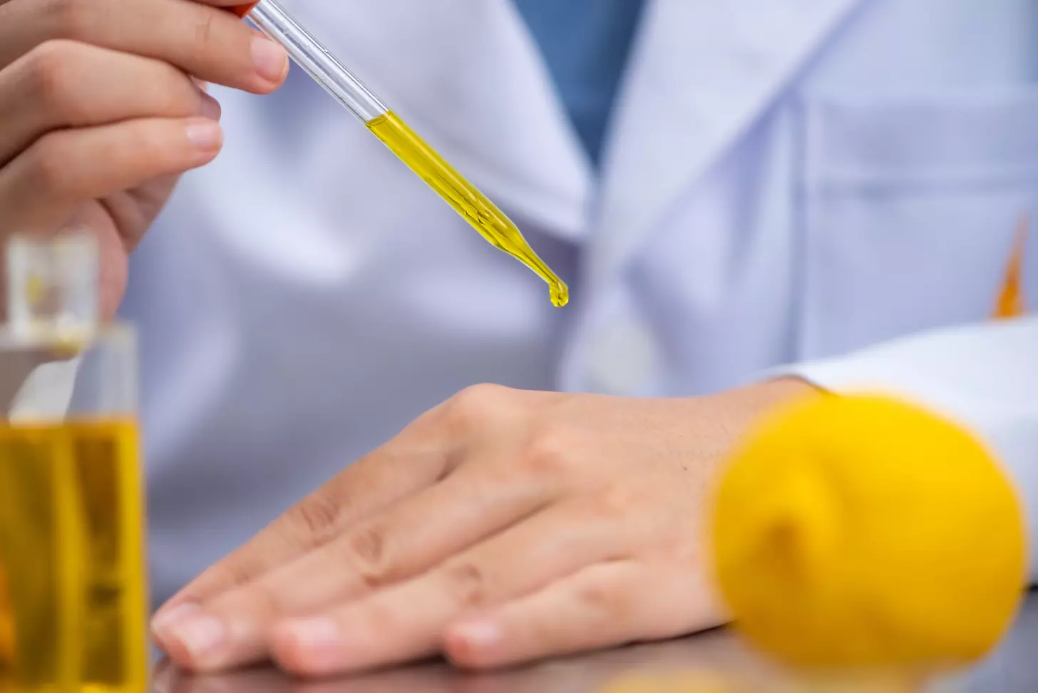 where is red marrow located